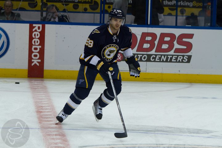 Carlo Colaiacovo returns to the St. Louis Blues (image courtesy of Scott Neer)