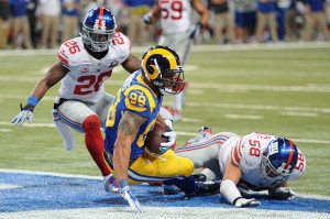 ST. LOUIS, MO - DECEMBER 21:  Lance Kendricks #88 of the St. Louis Rams scores a touchdown in the third quarter against the New York Giants at the Edward Jones Dome on December 21, 2014 in St. Louis, Missouri.  (Photo by Michael B. Thomas/Getty Images)