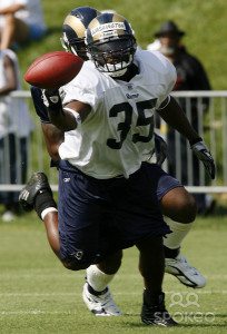 John David Washington catching a pass at Rams training camp in 2006.