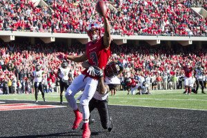 Western Kentuck's Antwane Grant comes down with the TD grab during the first quarter. Photo via Brandon Carter. 