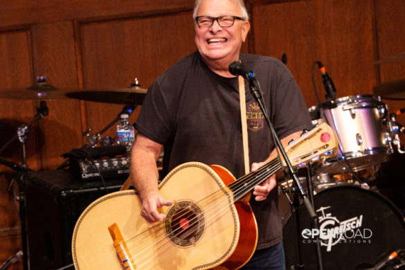 Los Lobos photo by Carrie Zukoski