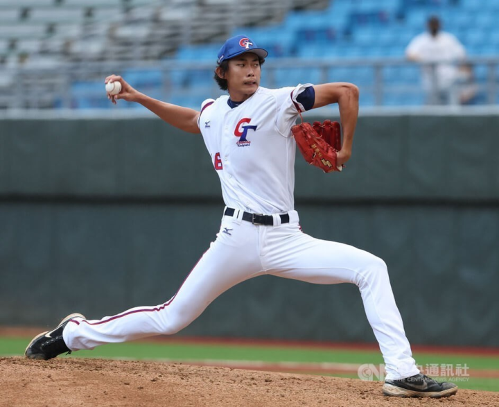 Cardinals sign RHP Chen-Wei Lin, their first player ever out of Taiwan -  NBC Sports